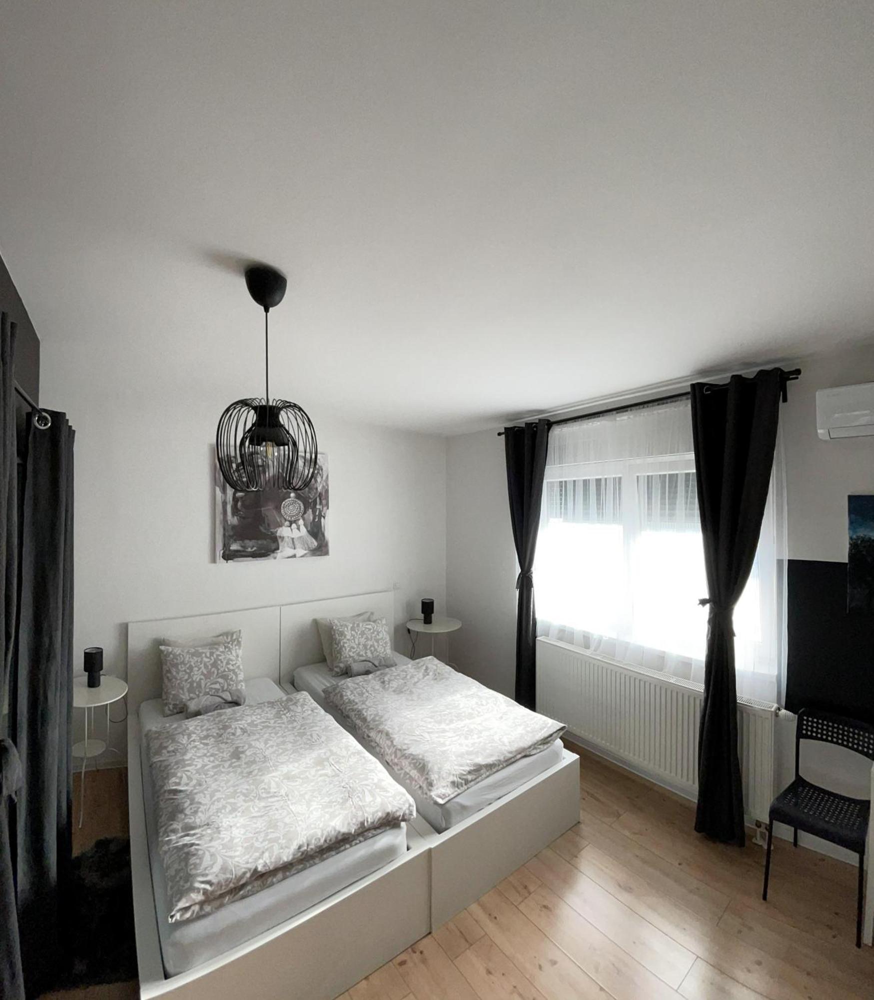 4 Stars Rooms Near Airport Scitarjevo Exterior foto